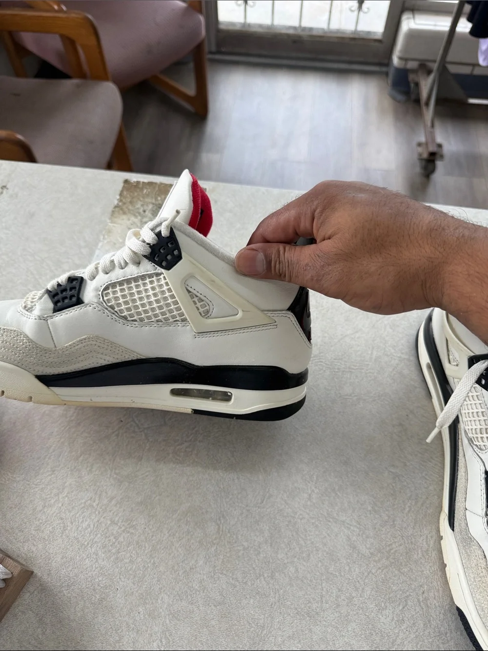 Jordan 4 flight club Men’s Sneakers White with Black and Red Accents w/box 9.5